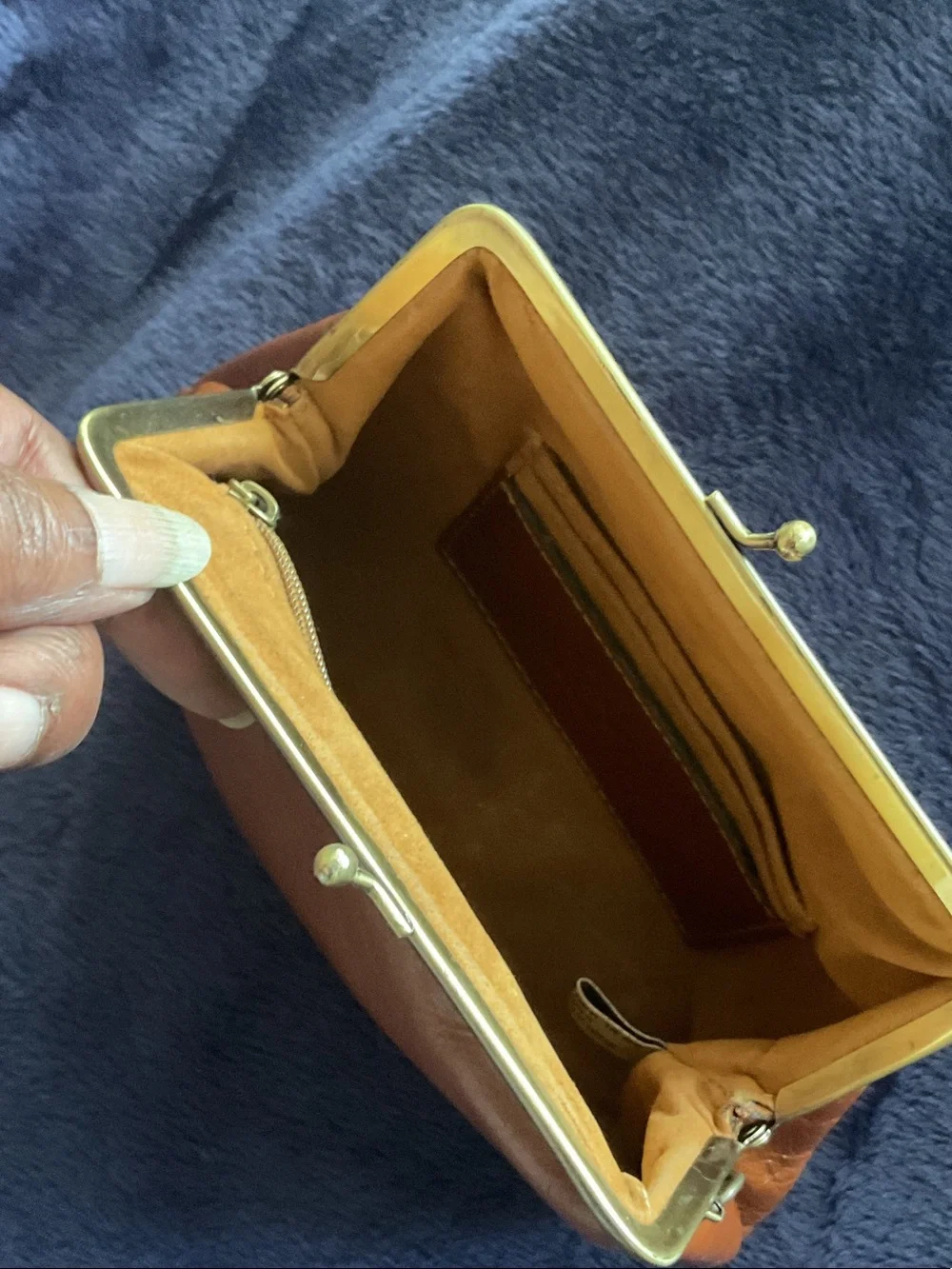 Classic Tan Leather Kiss-Lock Coin Purse